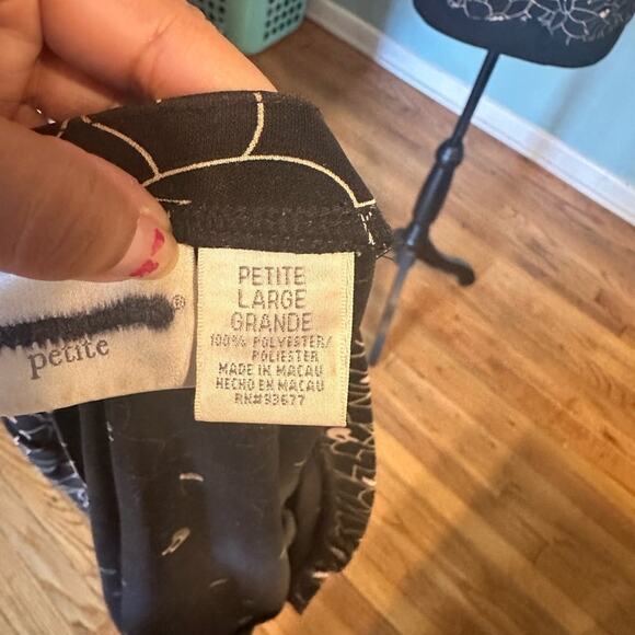 Worthington Petite Black Floral Two Piece - Picture 6 of 8